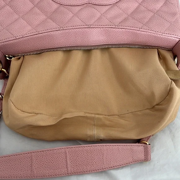 CHANEL Timeless Quilted CC Shoulder Bag - Picture 8 of 16